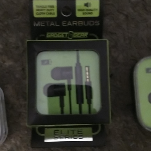 Earbuds - Picture 2 of 3